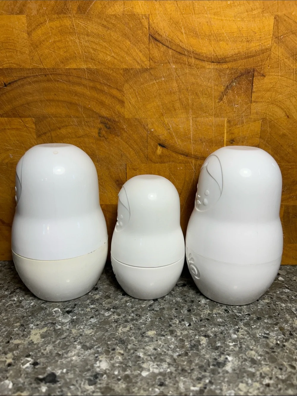 3 Nesting dolls measuring cups